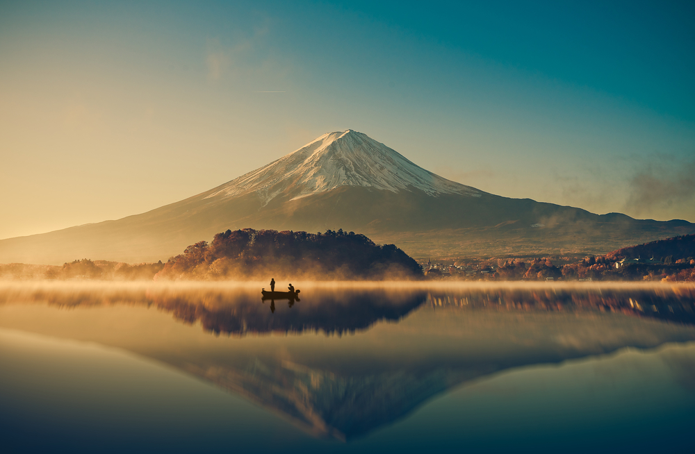 富士山、日の出、河口湖、山梨県