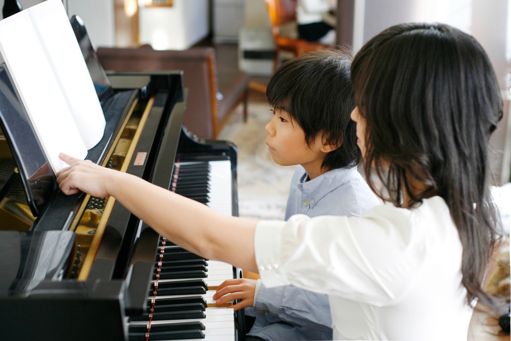 こども、子ども、習い事、ピアノ